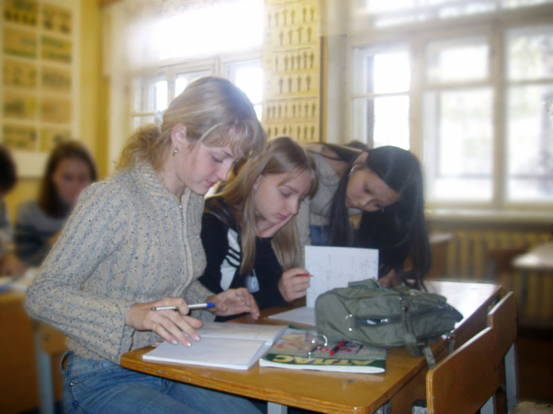 Девочки решают...